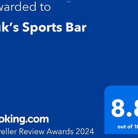 Готель Tuk'S Sports Bar Паттая Екстер'єр фото
